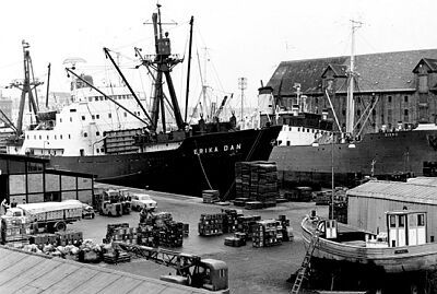 M/S Erika Dan laster til Grønland ved Grønlansk handel København (lånt foto)