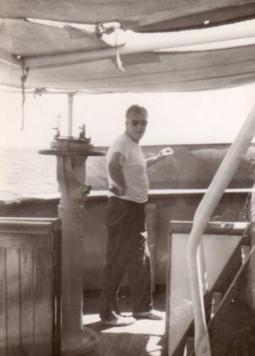 Cap.Leif Pedersen på bagbordsvinge ( foto B.W )